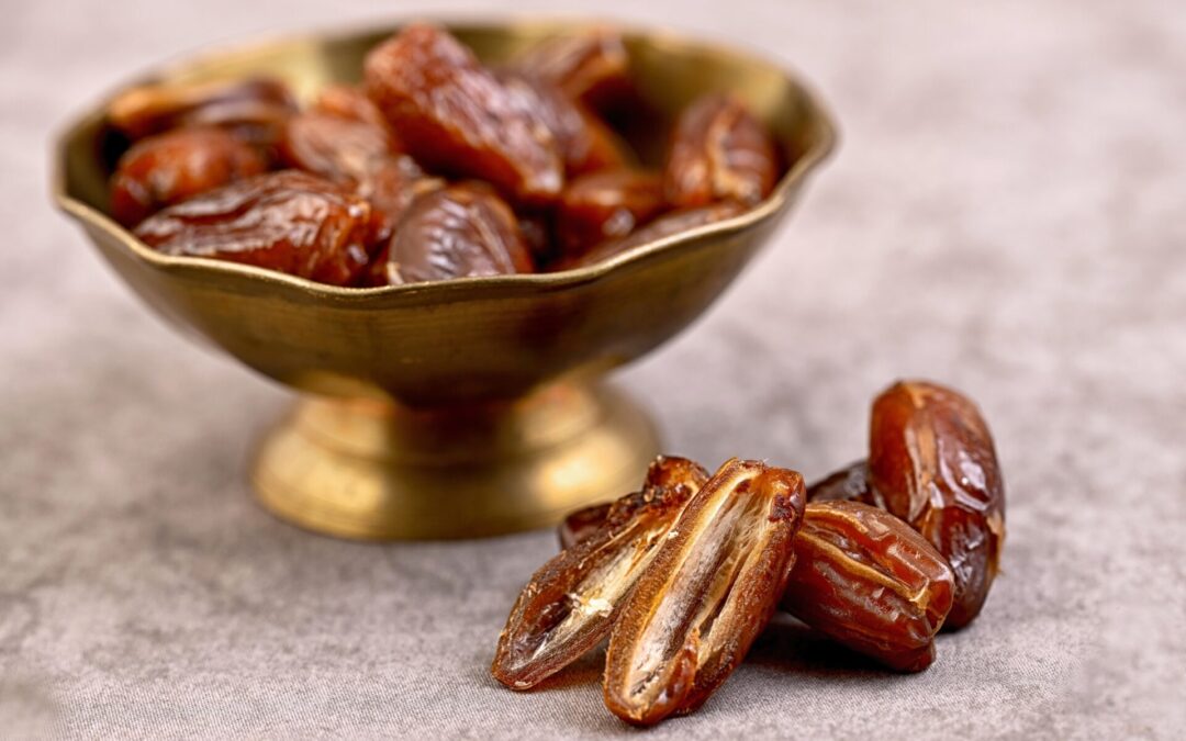 Can consuming dates help during labor?